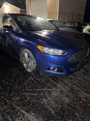 2013 Ford Fusion Titanium - Exterior Front Right Corner Image